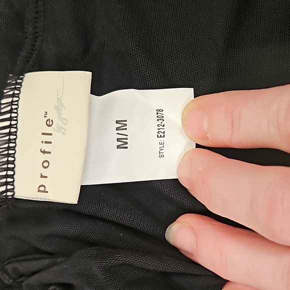 "PROFILE", SZ. M, Polyester and elastic, black, sleeveless cape. - Picture 13 of 14